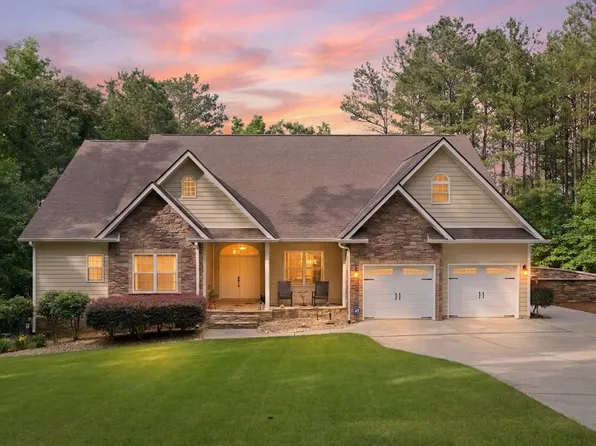 1010 Eagles Harbor Dr, Hodges, SC 29653