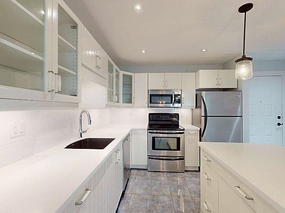 5th image of 1520 Vidal St #309