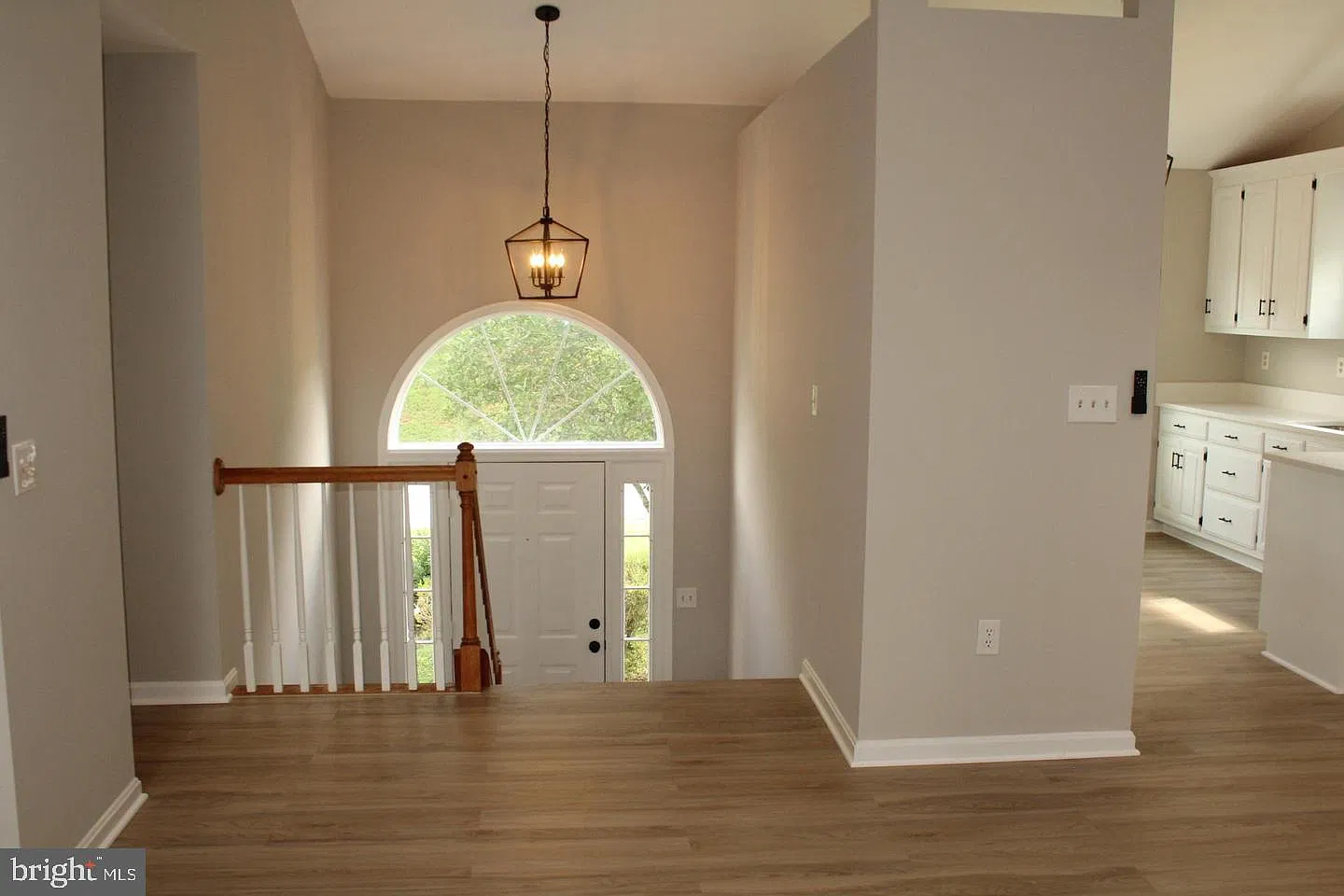 3 bed, 2.0 bath, 2094 sqft, $2,850 — Photo 4