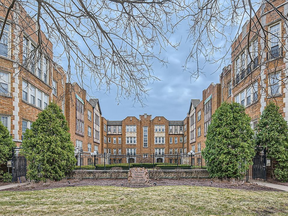 1st image of 10915 S Longwood Dr #1