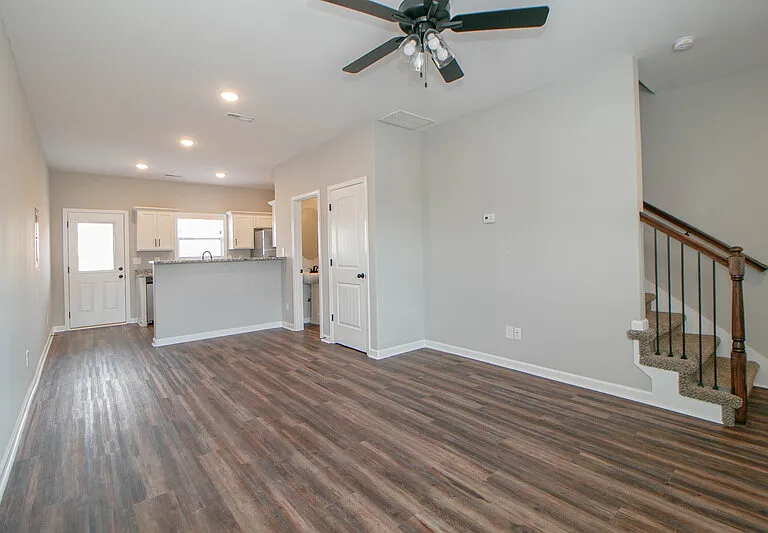 1115-I3 Hillwood Dr — Photo 3