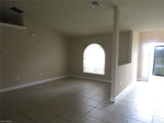 3rd image of 4407 SW 19th Pl
