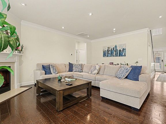 5th image of 7471 Randshire Way