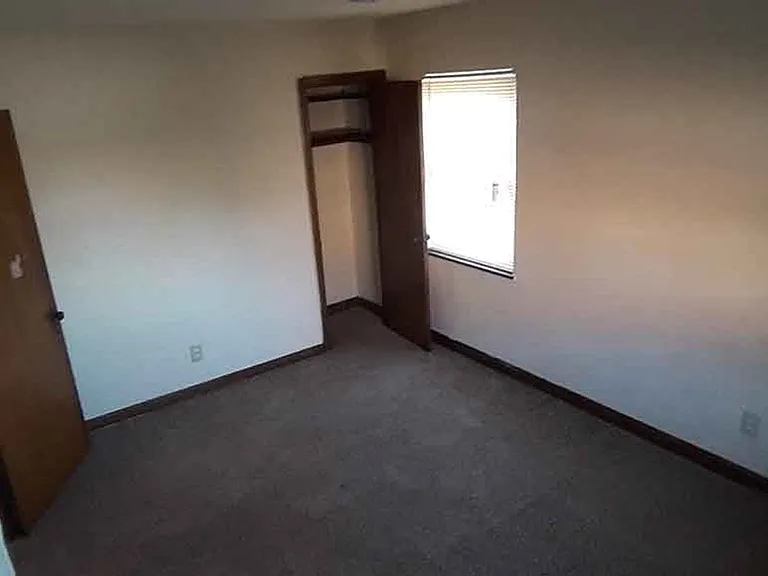 948 Ludlow Ave — Photo 18