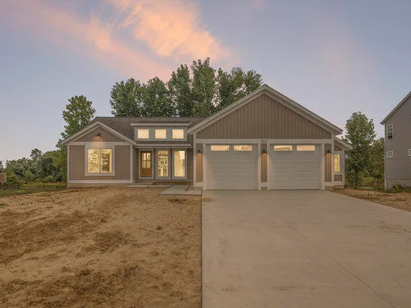7527 Shorewood St, Allendale, MI 49401