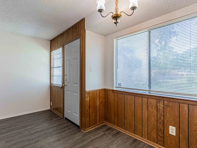 4910 Tennyson Dr — Photo 12