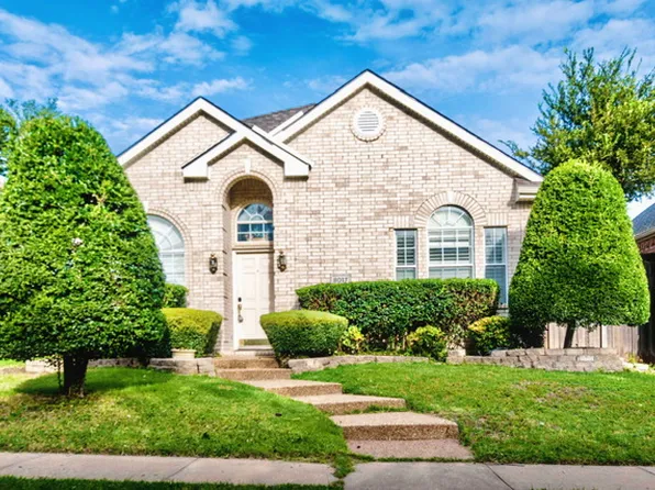 8017 Springmoss Dr, Plano, TX 75025