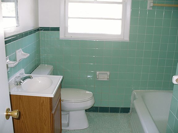 Upstairs Bathroom
