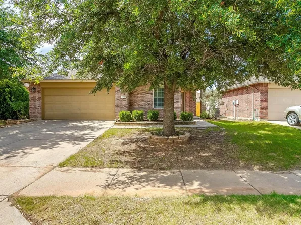 1701 Birds Eye Rd, Fort Worth, TX 76177