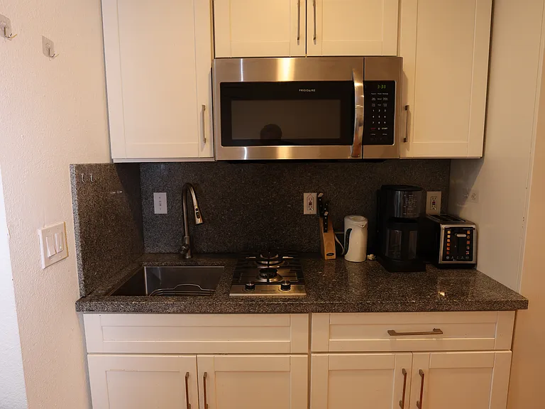 10463 Wystone Ave — Photo 6