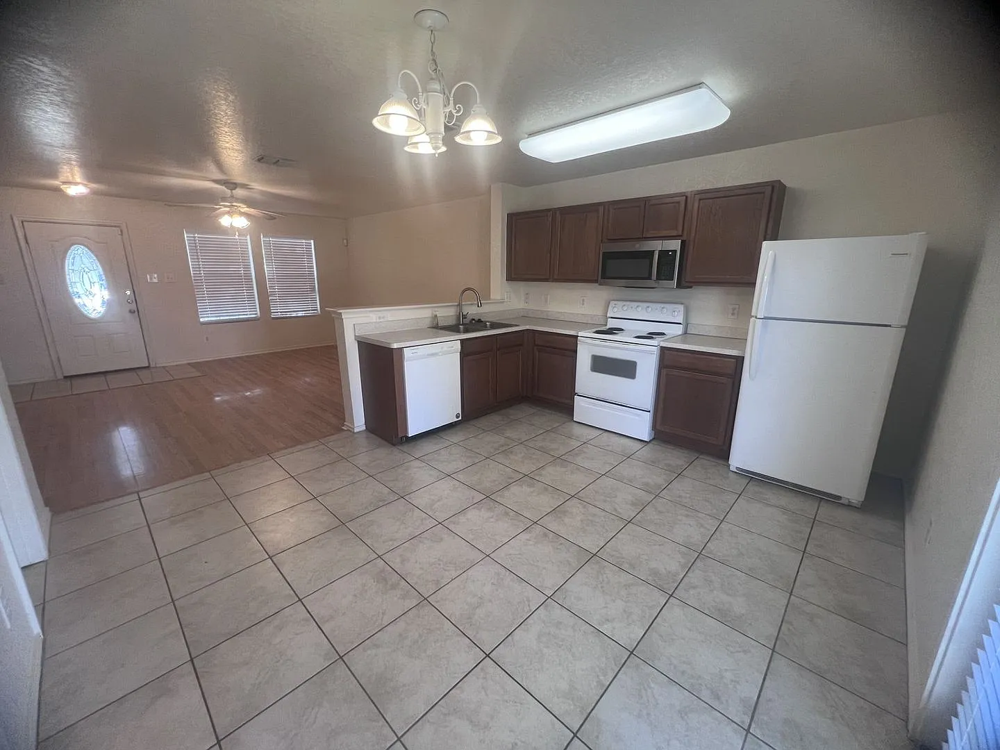 Spacious Home With Oversized Backyard & Lawn Service Included! — Photo 4