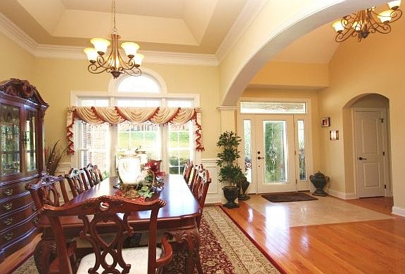 4th image of 208 Creekside Ct