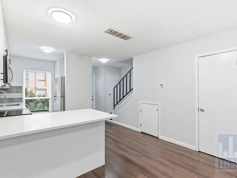 3820 Southway Dr #C — Photo 6