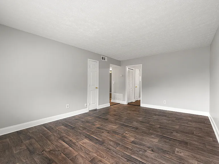 Balfour East Lake — Photo 10