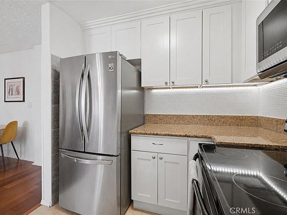 4th image of 525 S Ardmore Ave APT 320