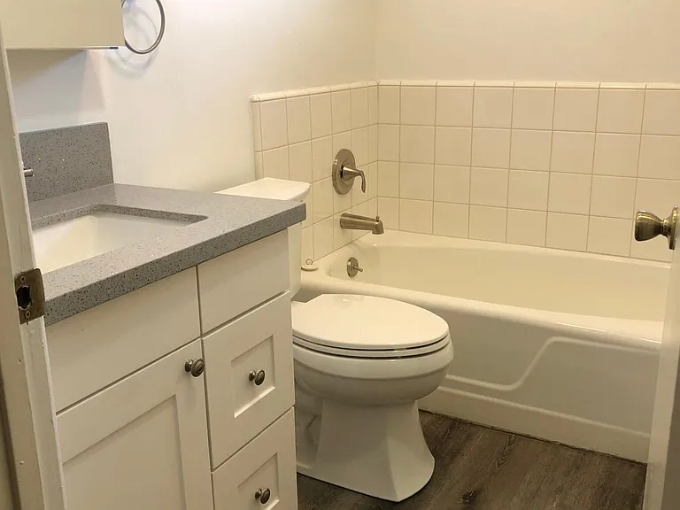 134 N Myrtle Ave #C — Photo 2