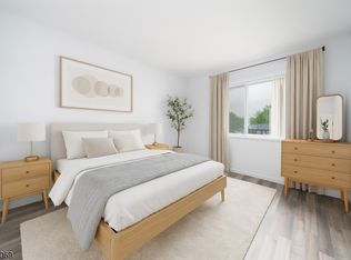 1126 Wheatsheaf Rd FLOOR 2, Linden, NJ 07036