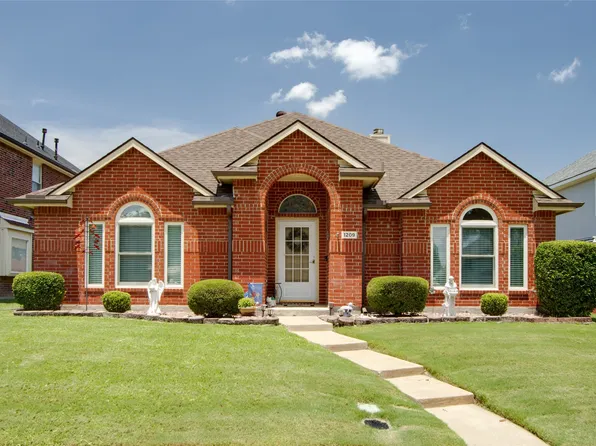 1209 Winnipeg Dr, Lewisville, TX 75077