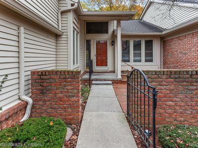 6904 Pebble Park Cir, West Bloomfield, MI, 48322