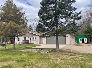 11664 Heyrman Dr, Crivitz, WI 54114