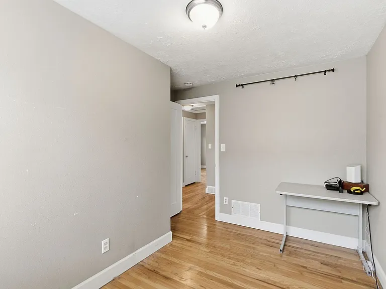 1017 E 40th Ave — Photo 37