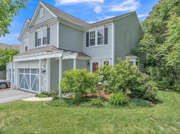 14 Wayside Dr #14, Hopkinton, MA 01748
