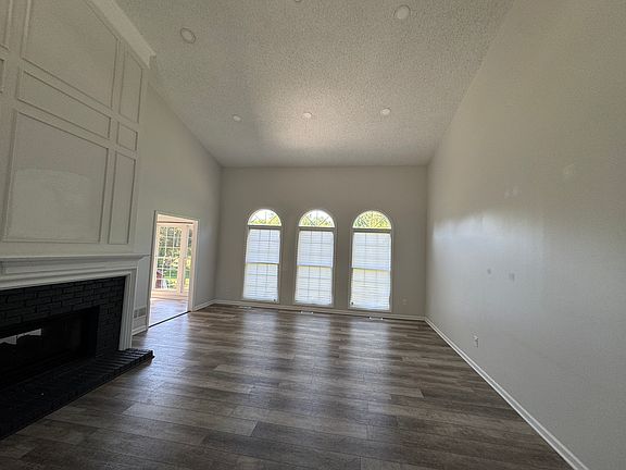 5th image of 12180 Hunters Creek Dr