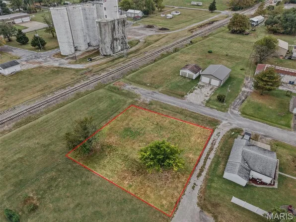 206 N 3rd St, Baldwin, IL 62217