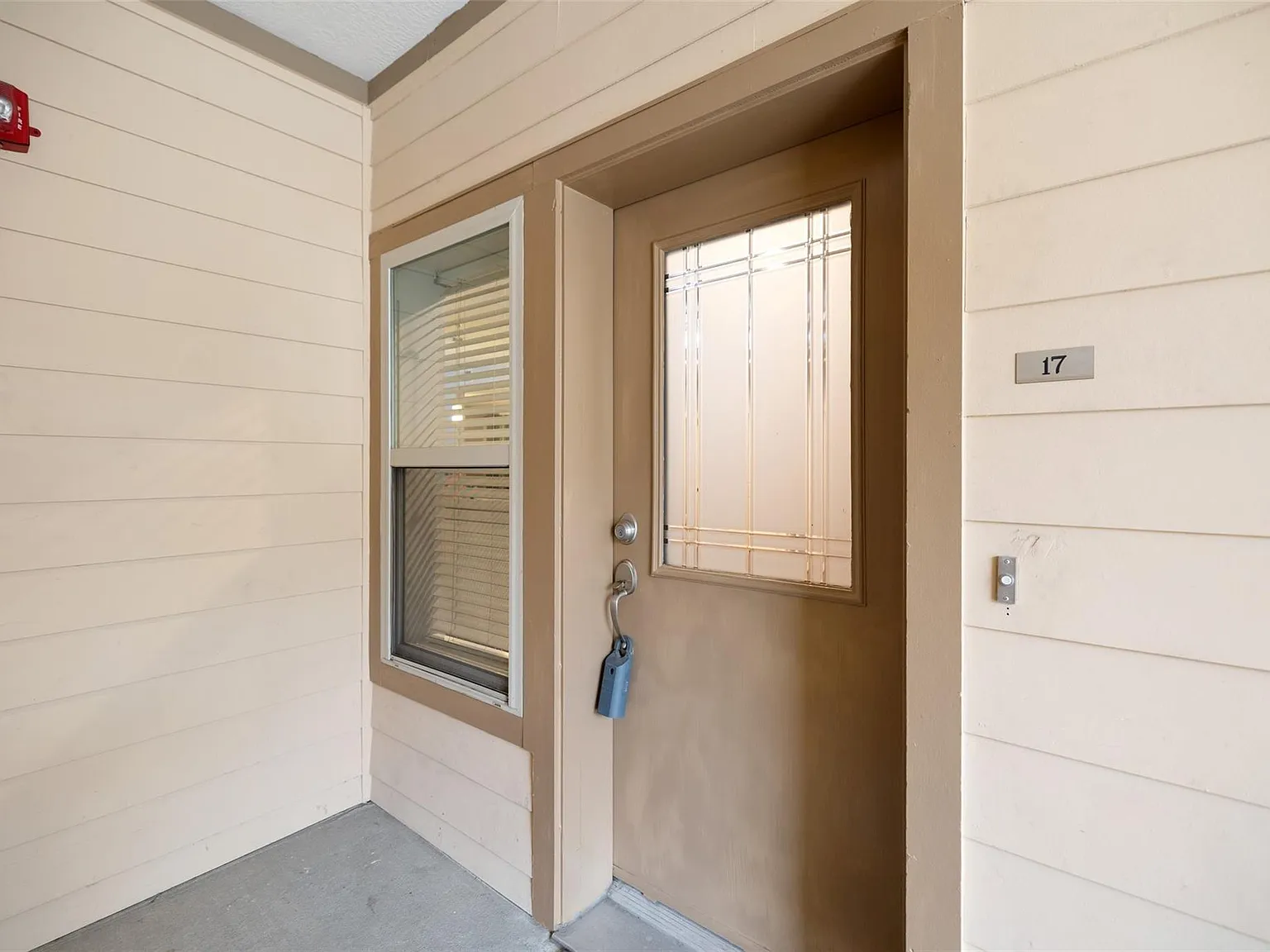 3 bed, 2.5 bath, 1507 sqft, $2,100 — Photo 2