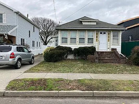 1st image of 318 Beach 147 St