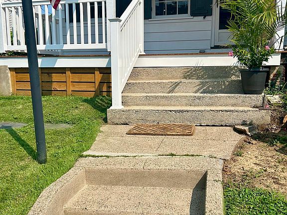 2nd image of 1327 W Strasburg Rd