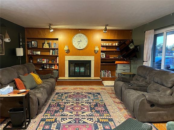 4th image of 360 Lorish Ave