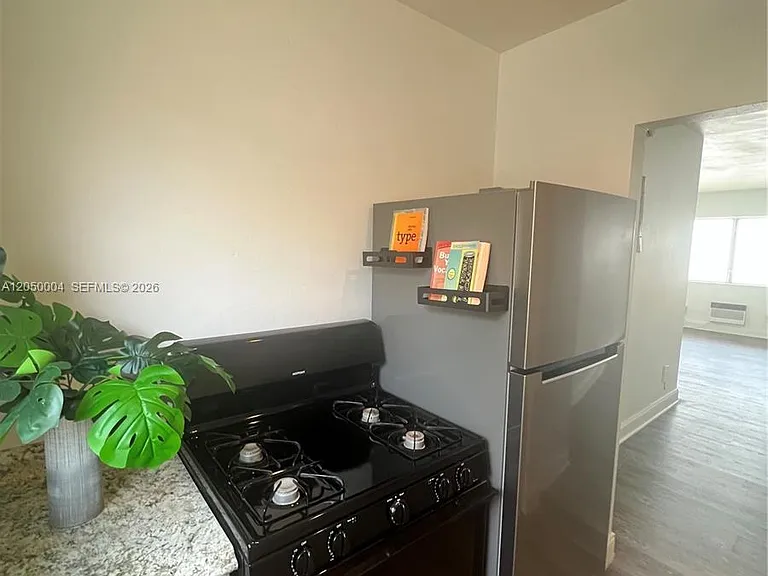 7720 Harding Ave #9 — Photo 15