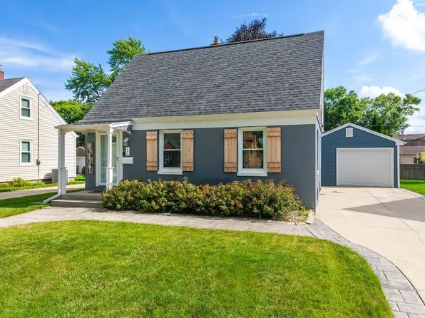 141 West Roberta AVENUE, Waukesha, WI 53186