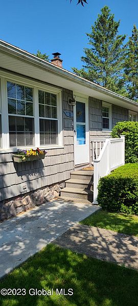 3rd image of 11 Smith Avenue