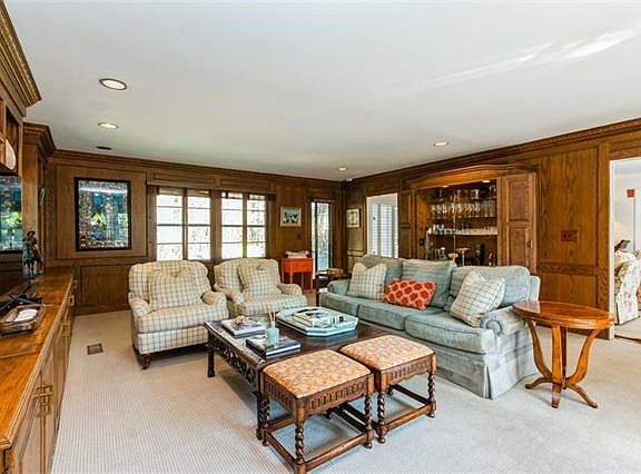 4th image of 6304 Ensley Ln