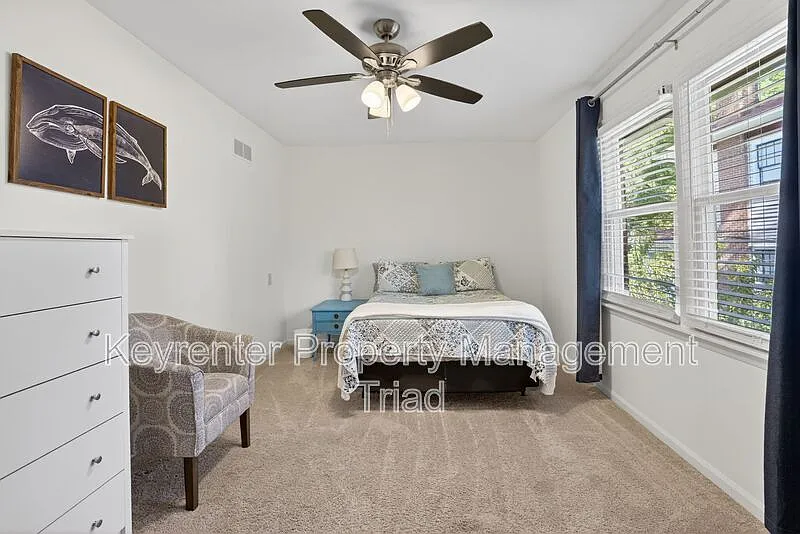 2 bed, 1.5 bath, $1,295 — Photo 4