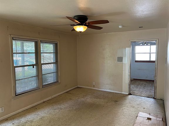 3rd image of 200 Cumberland Rd