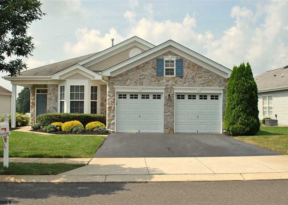 1st image of 110 Southampton Dr