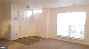 3 bed, 2.5 bath, 1562 sqft, $2,050 — Photo 4
