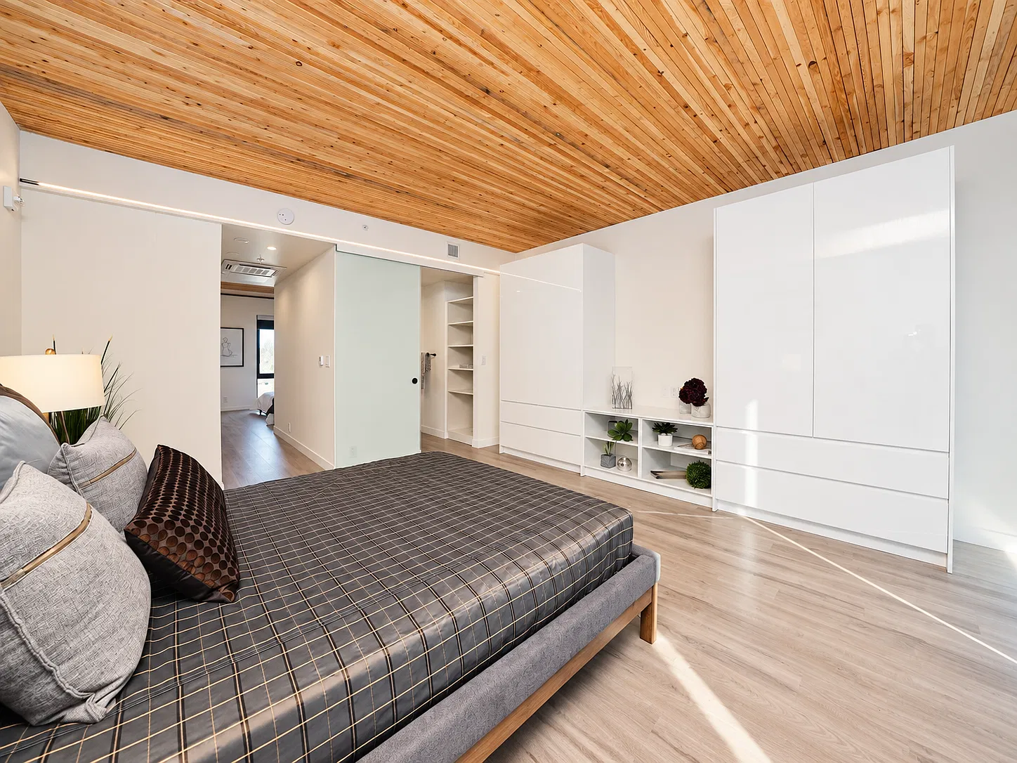 123 James Ave — Photo 3