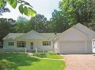 3098 E Coon Lake Rd, Howell, MI 48843