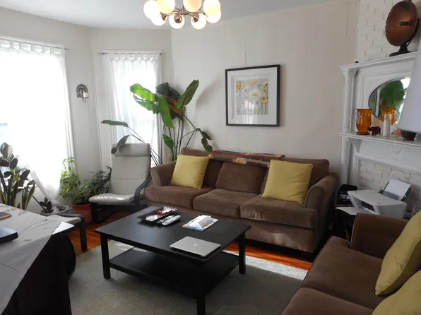 5 Moseley St #1, Boston, MA 02125