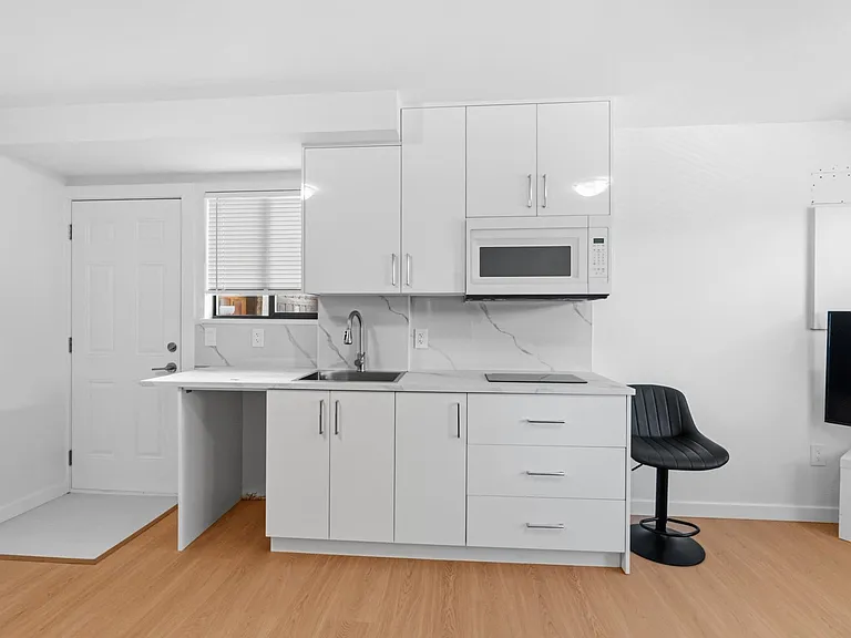3 Saint Andrews Ave #STUDIO — Photo 3