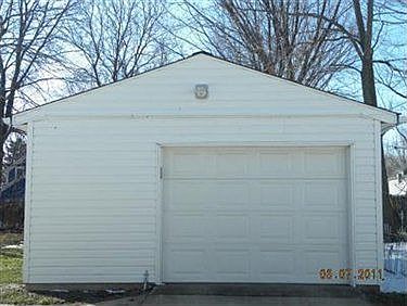2nd image of 1744 Lexington Ave