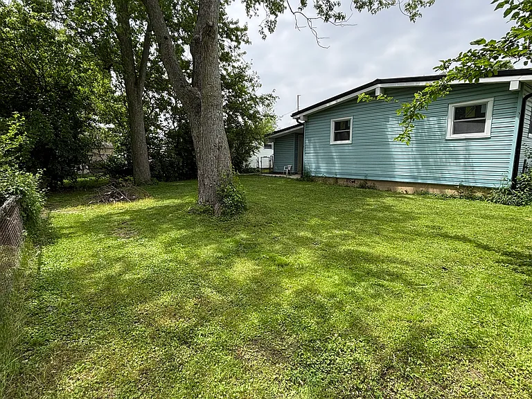 877 W Murphy St — Photo 3