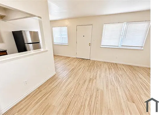2 bed, 710 sqft, $2,800 — Photo 2
