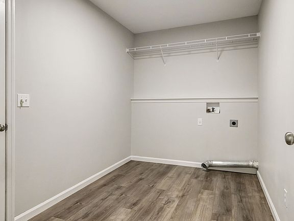 3rd image of 51 Glen Meadows Dr