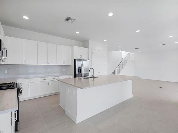 4th image of 20703 Fair Oak LN