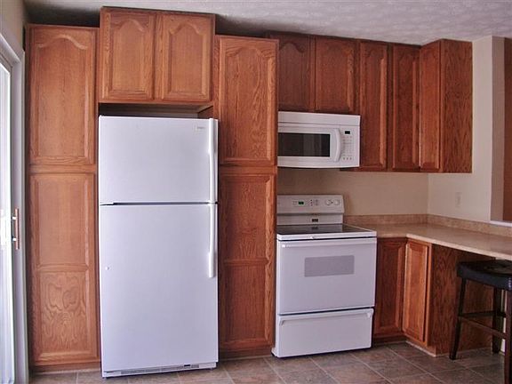 3rd image of 614 Willowick Dr